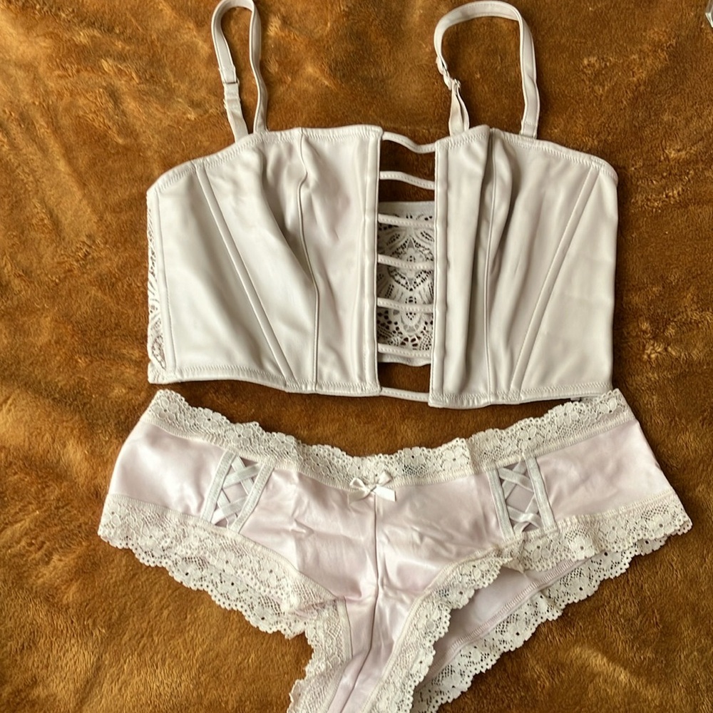 Victoria’s Secret pinkish-grey matching bustier and panty set M READ DESCRIPTION